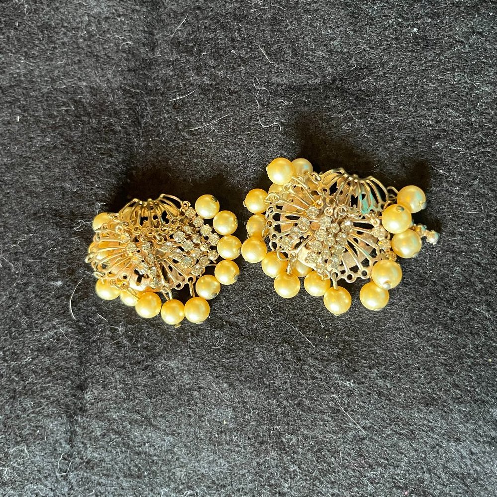 Vintage Creamy Faux Pearl and Rhinestone Gold-Tone Clip Earrings - Picture 2 of 3